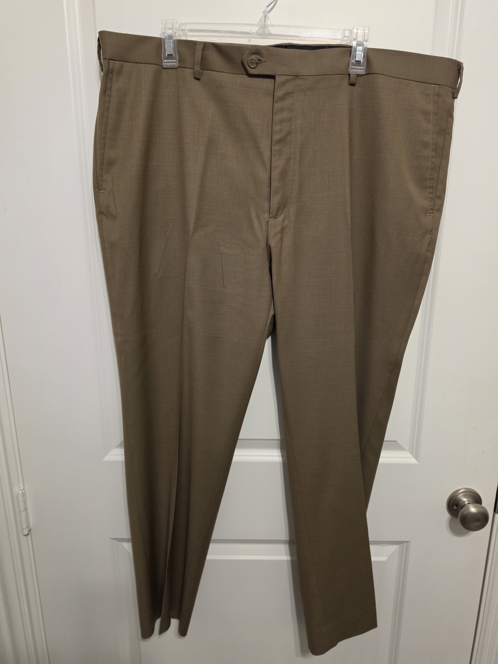 Roundtree & Yorke Men's Dress Pants in Taupe